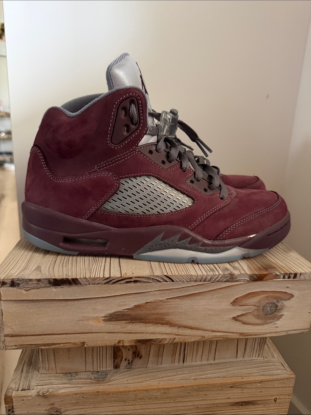 Nike Jordan' 5 Retro Men's Burgundy Suede Basketball Shoes